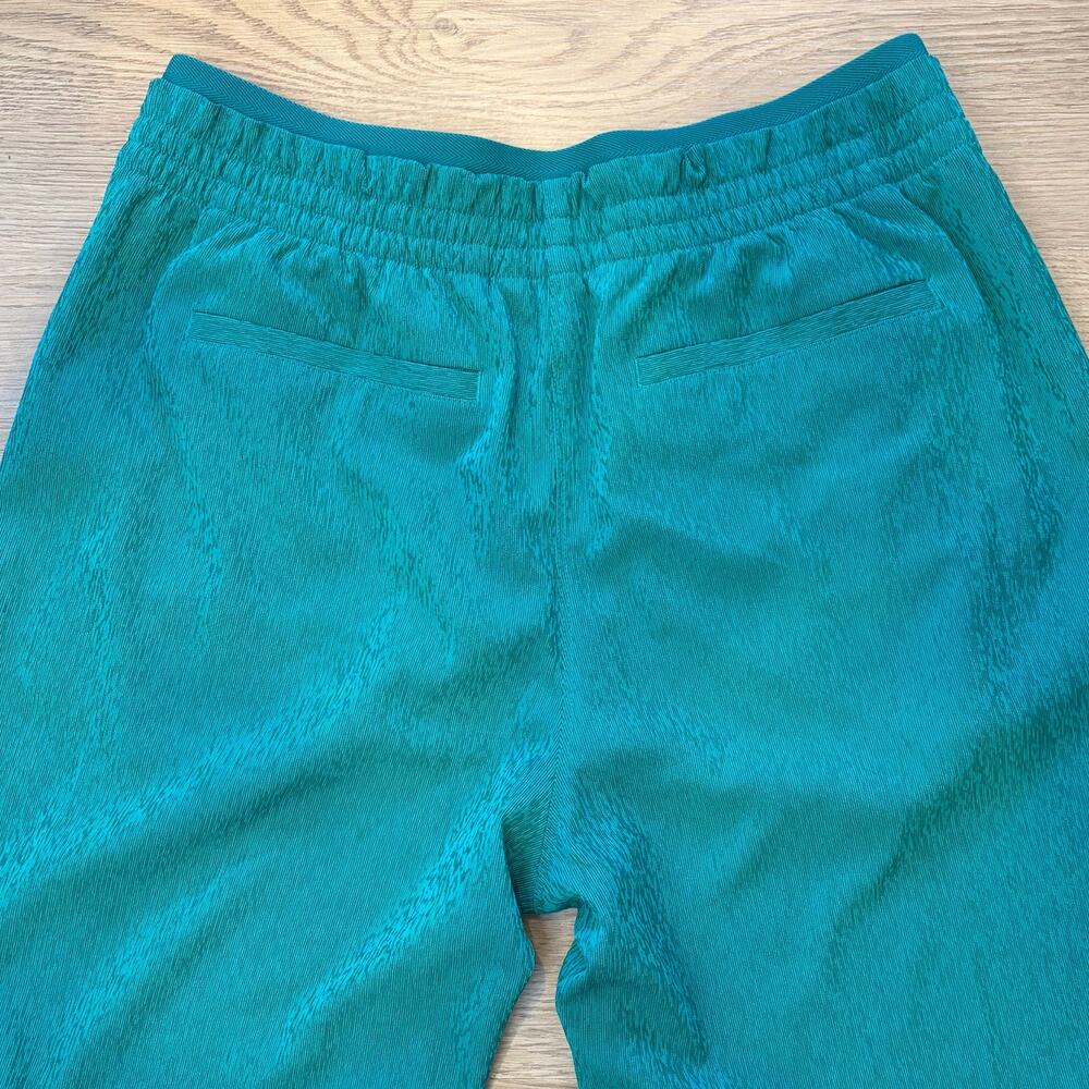 Athleta Echo Wide Crop Pant Size 8 High Waisted Elastic Breathable Athleisure - Picture 9 of 9